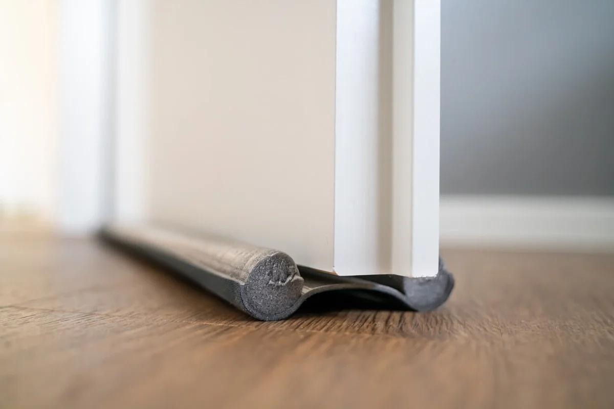 Droogkatten onder je deuren: het goedkoopste isolatietrick