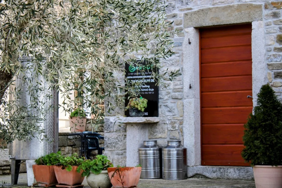 Druppels olijfolie op je deuren: waarom alles 3x gemakkelijker gaat schuiven