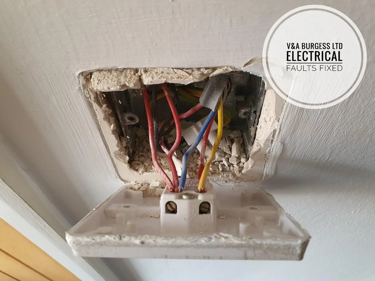 Elektriciens onthullen: één fout met je stopcontacten kost je huis - image 1