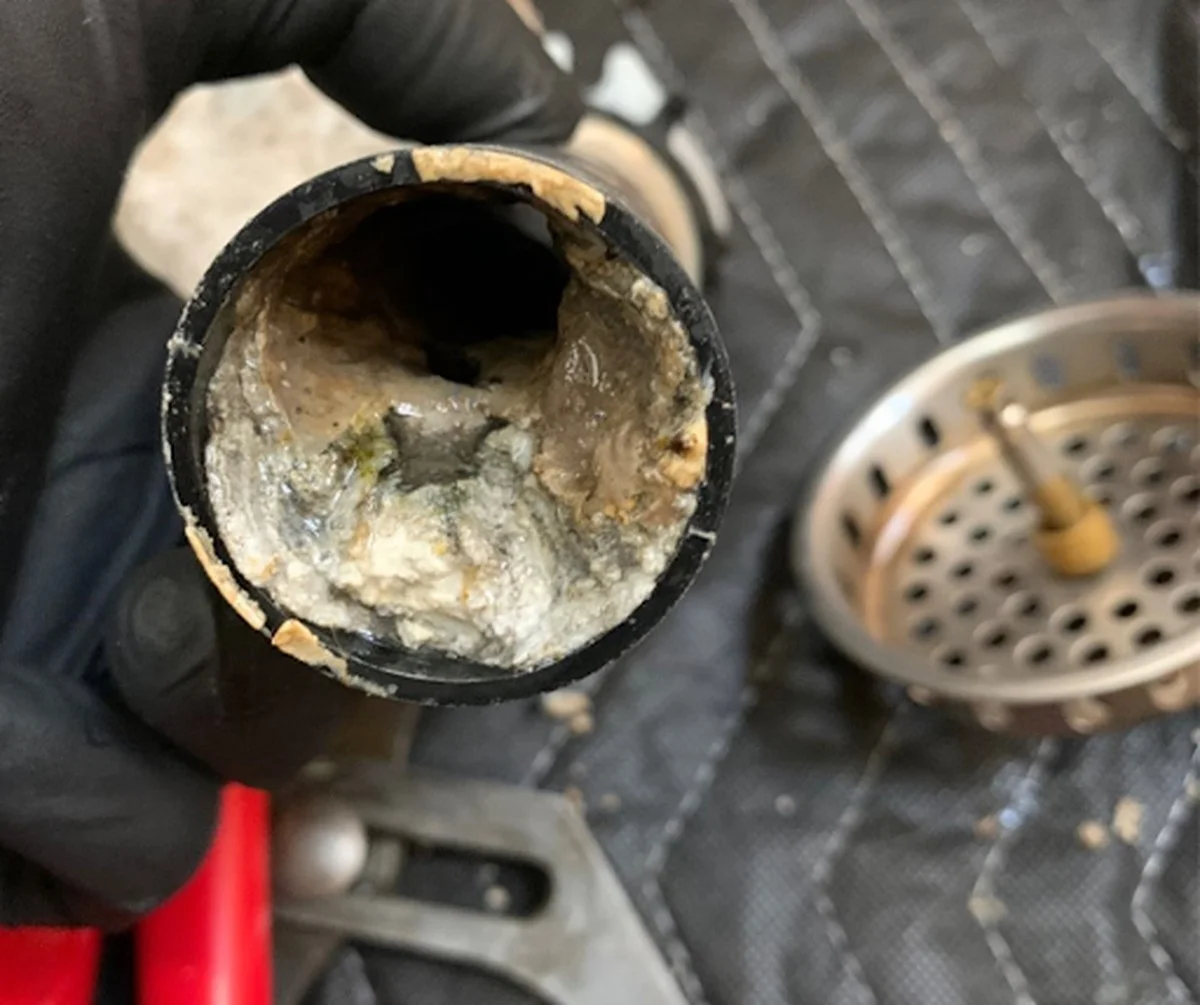 Loodgieters waarschuwen: nooit dit type zeep gebruiken in je afvoer