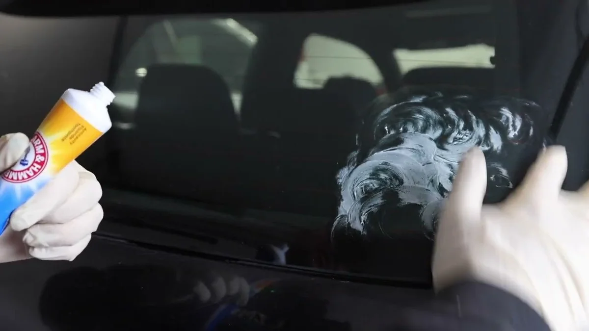 Tandpasta op je ramen: de onverwachte oplossing voor ijzel