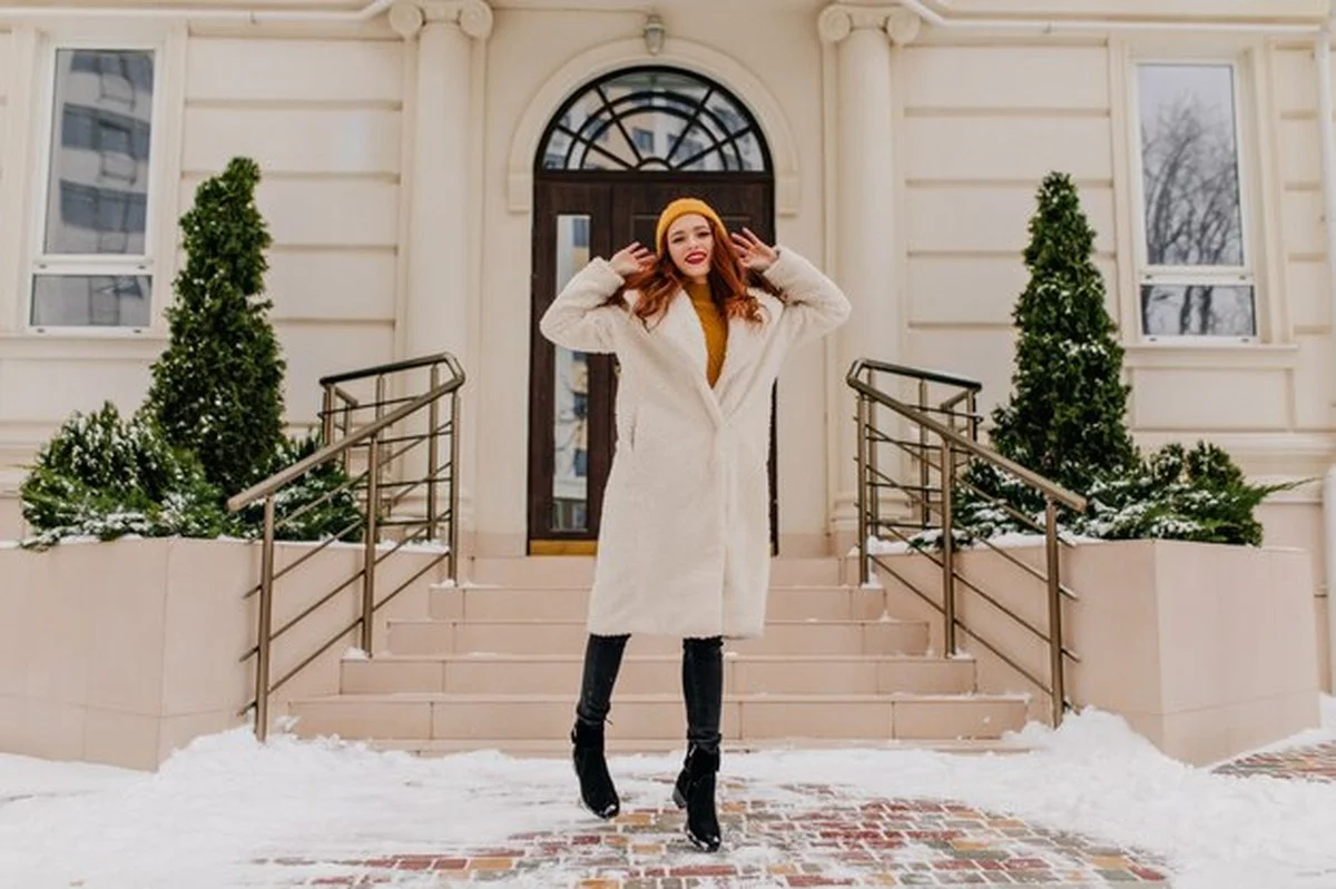 Voor vrouwen 50+: deze kledingstukken houden warm en zien er chic uit - image 1