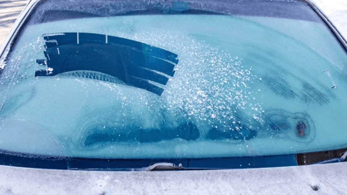 WD-40 op je ramen in winter: het trucje dat monteurs kennen maar niet verkondigen