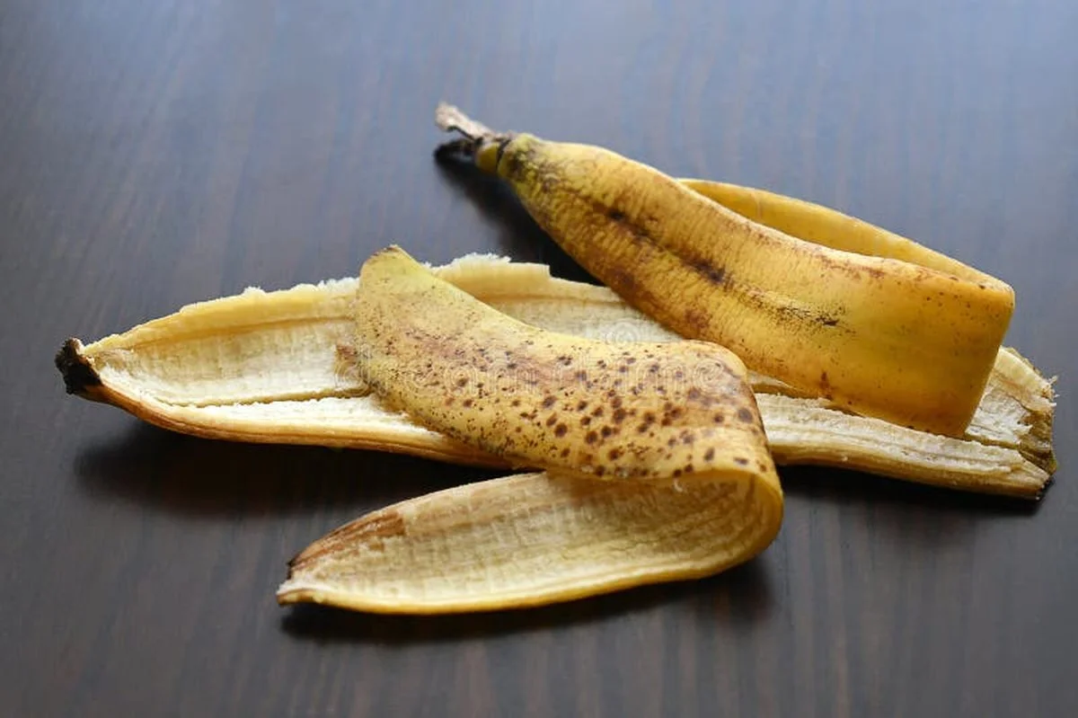 Bananenschil op deurkozijnen: de natuurlijke bestrijding die bouwvakkers al eeuwen gebruiken