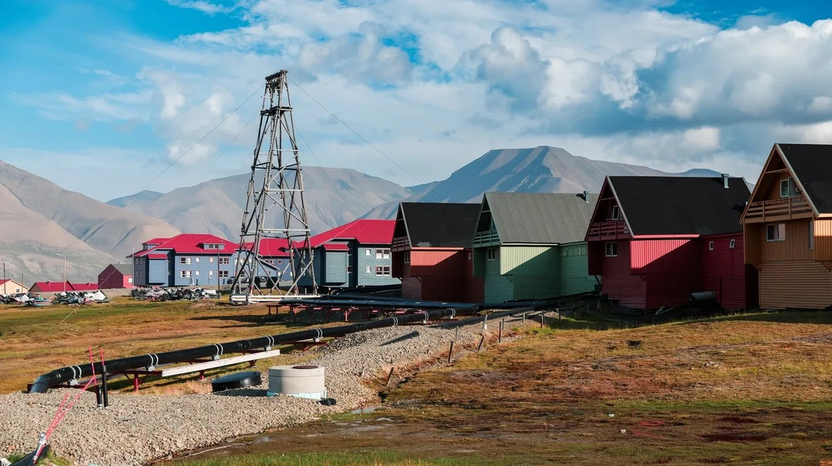 Grenlanders' Blunt Parody: What "American Culture" Really Means to Them Amidst Biden's Greenland Ambitions