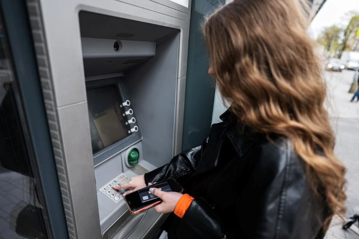 IT-specialist beet in eigen val: sms over boete leidde bijna tot lege bankrekening