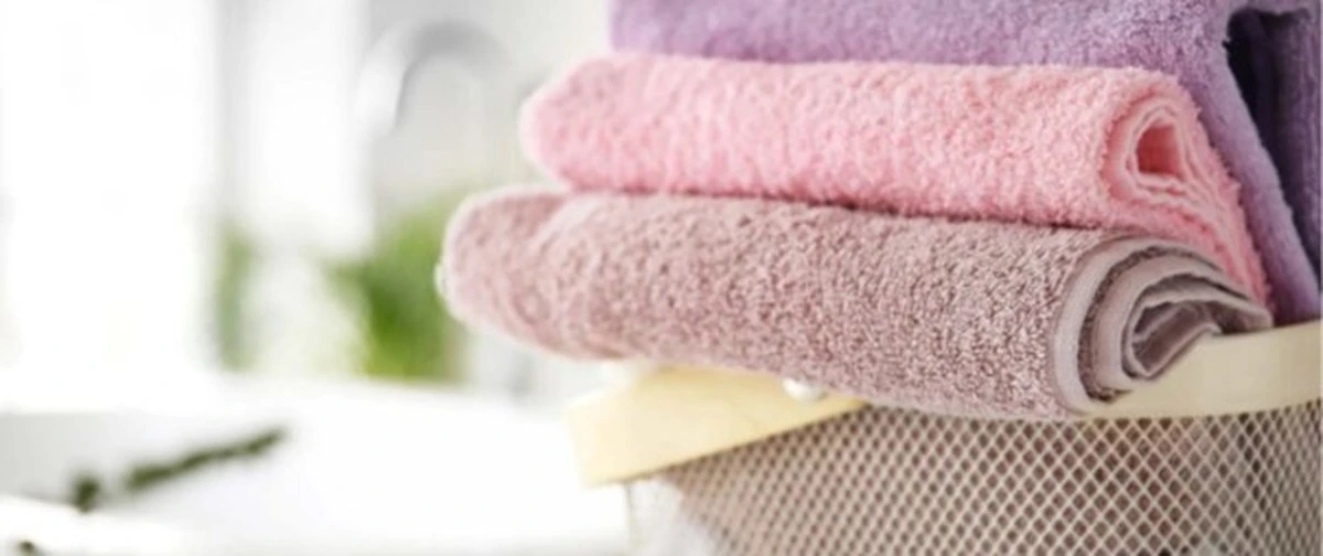 Waarom uw handdoeken thuis hard worden en hoe u ze weer zacht maakt - image 1