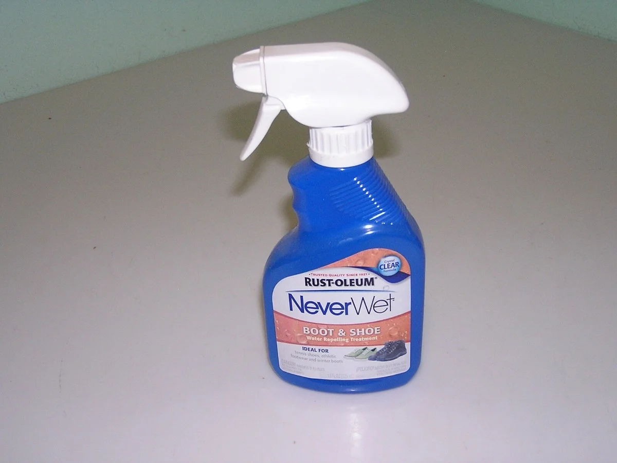 WD-40 op je schoenen: waarom werknemers van fabrikanten dit in de winter gebruiken - image 1