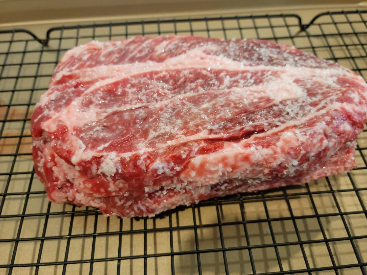 Zout op vers braadstuk: waarom slagers dit geheim houden - image 1