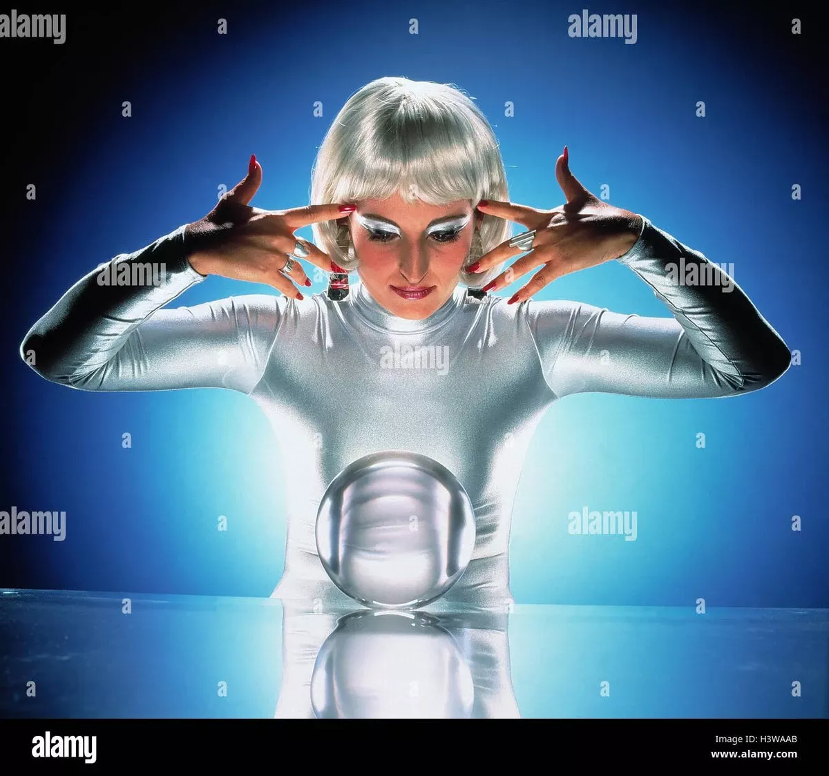 18 jaar vooruit en persoonlijke karma: wat de beroemde Vanga voorspelde voor iedereen, afhankelijk van het geboortejaar - image 1