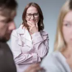 3 zodiactekens met de meest uitdagende schoonmoeders: trouwen in hun familie is als extreme sport