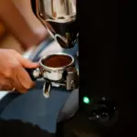 4 veelvoorkomende koffiebewaarfouten die je ochtendritueel verpesten