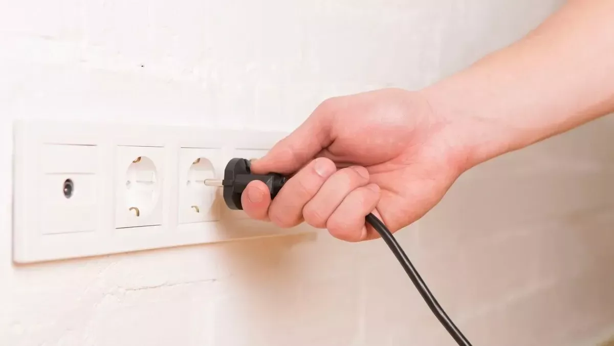 7 Alledaagse Apparaten die je Levensduur Verkort Door Ze Alleen Al In Het Stopcontact Te Laten Zitten