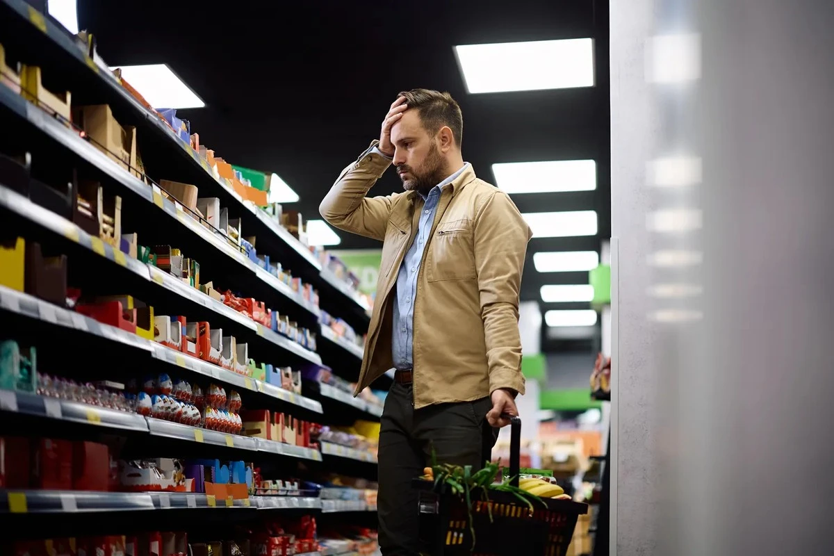 Baltische consumenten worden midden op de dag beroofd: prijsverschillen zijn schokkend – voor hetzelfde product betalen buren driemaal minder