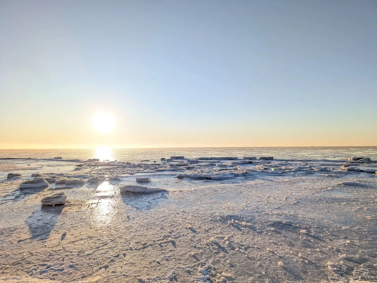 Betoverende ijsprinses aan de Baltische Zee: de magie van de Palanga-kust deze winter