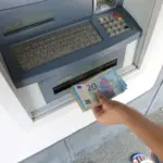 De 30-seconde geldautomaatregel: wat gebeurt er als je te lang wacht?