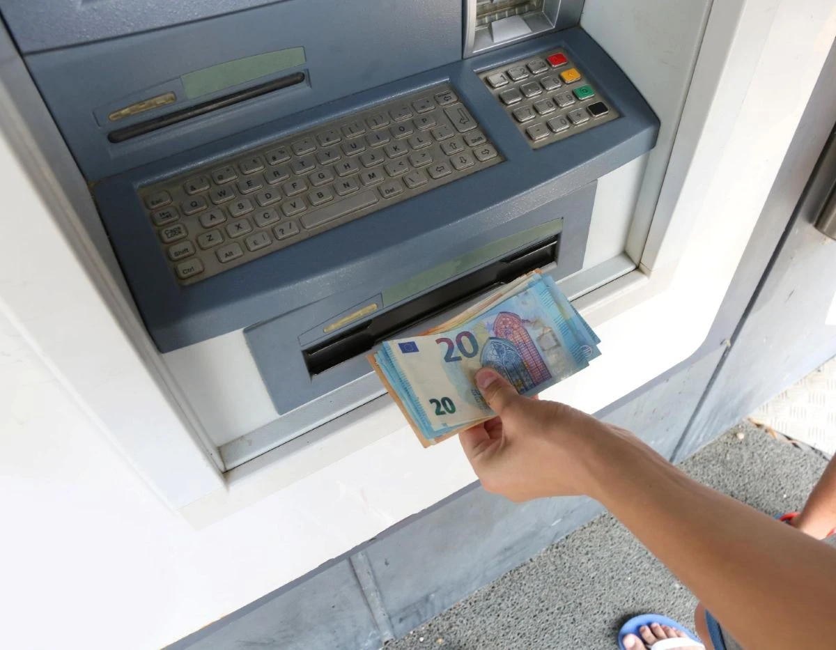 De 30-seconde geldautomaatregel: wat gebeurt er als je te lang wacht?