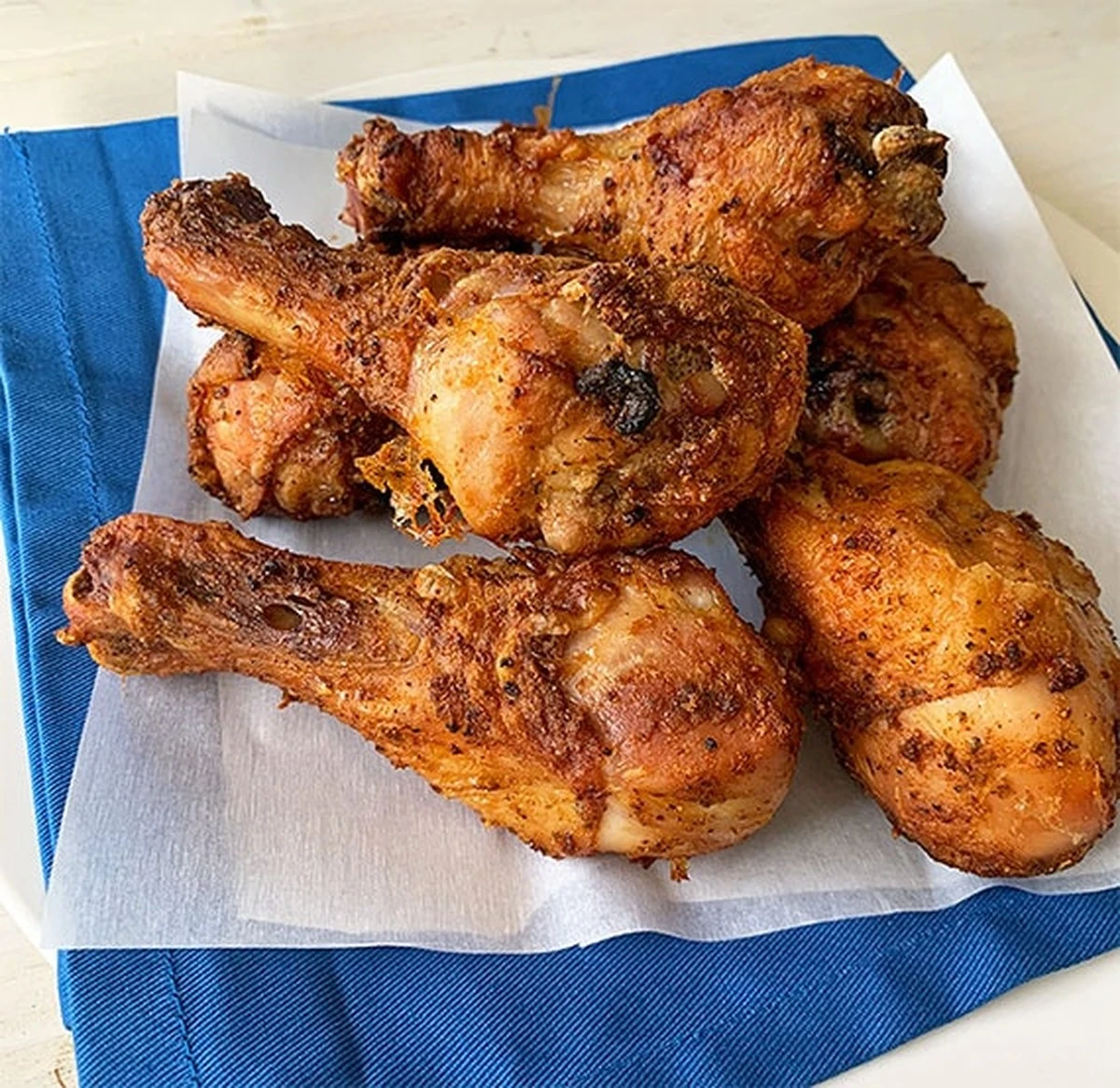 De culinaire hack: zo maak je krokante, diëtische kipdrumsticks in 20 minuten met je airfryer - image 1