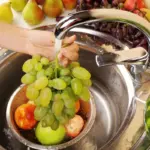 Druiven en gedroogde cranberry's: de verborgen suikerbommen in kinderdiëten.