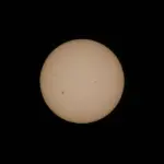 Enorme zonnevlek van 15 aardes groot is zichtbaar: experts waarschuwen voor deze 3 gevaren