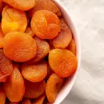 Gouden vrucht or chemische bom? De donkere waarheid over gedroogde abrikozen die supermarkten verbergen