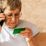 Hoe betrouwbare nieuwsbronnen worden misbruikt door oplichters: 66.000 euro verdwenen na één klik