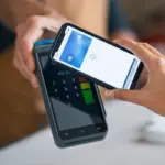 NFC: de verborgen revolutie die betalingen, documenten en zelfs opladen in 2026 gaat veranderen