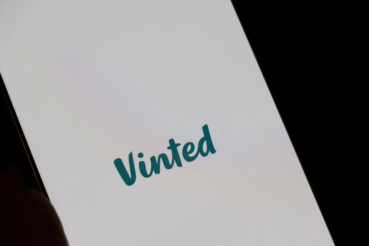 Vinted Massaal Blokkeert: Verkopers in Paniek en Rekeningen Bevroren