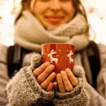 Waarom deze alcoholvrije winterse punch sneller opwarmt dan een radiator