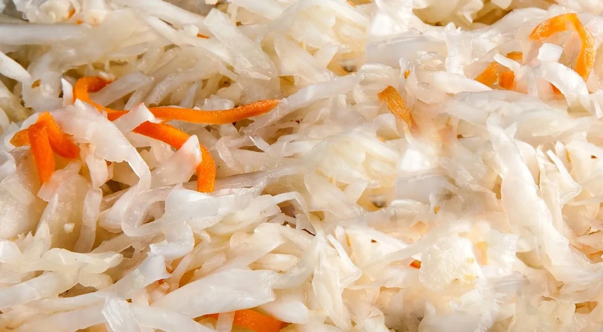 Waarom die zure kooltjesvocht in je koelkast je immuunsysteem kan versterken (en waarom je het waarschijnlijk negeert)