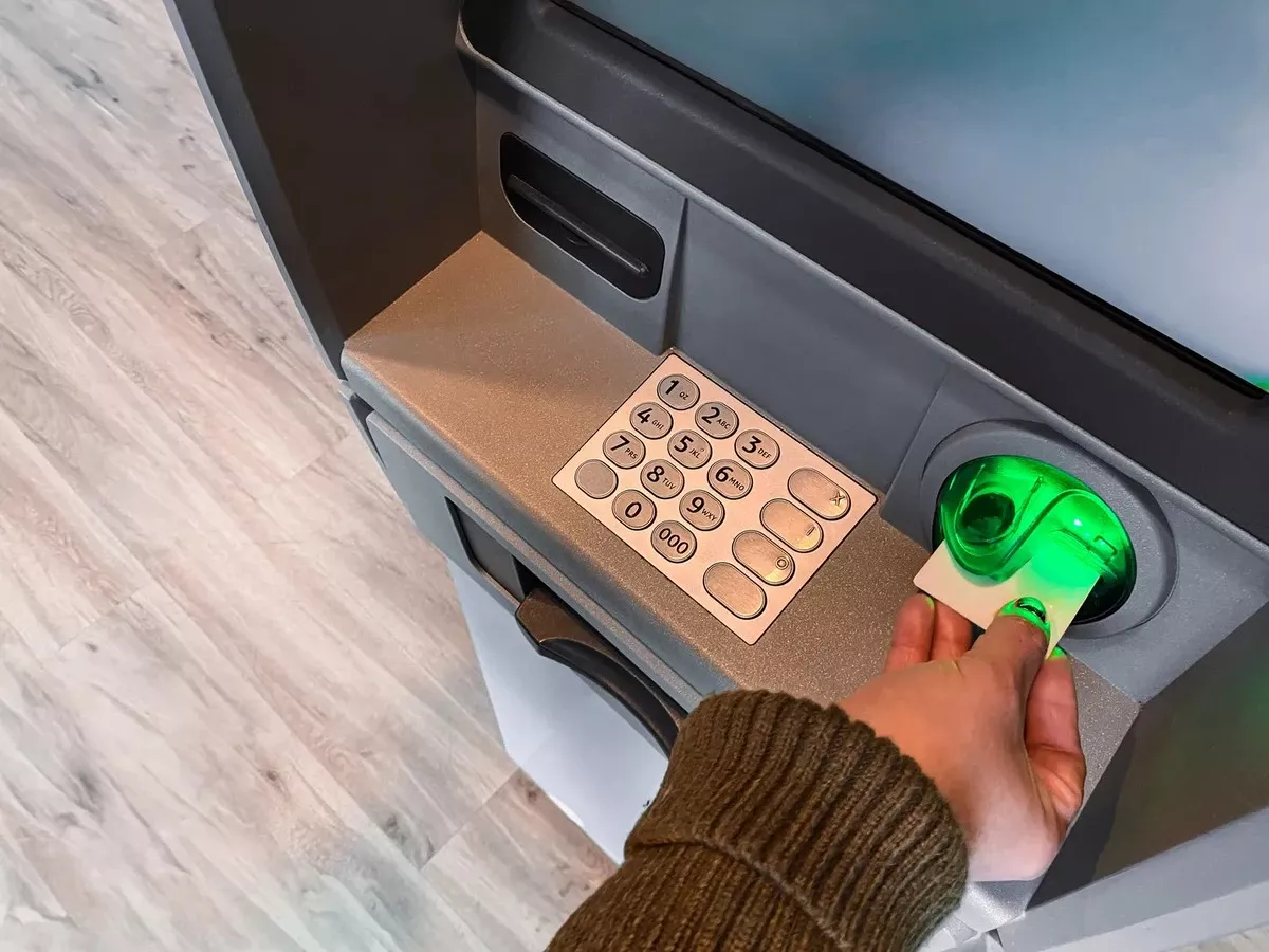 Waarom het ontgrendelen van een overleden dierbare's bankrekening u in een juridische fuik kan laten belanden