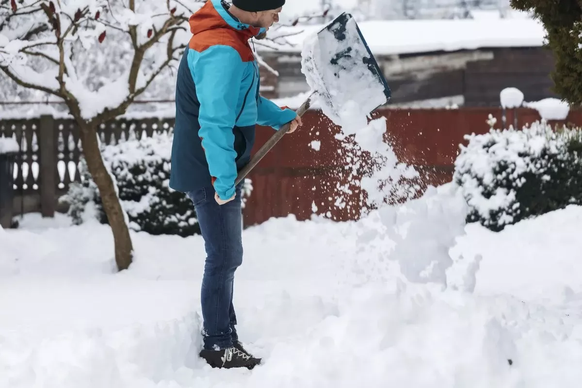 Woeste Winter: Een Portie Sneeuw en Gevaarlijk IJzel Verwacht, Speciale Waarschuwing voor West-Litouwen