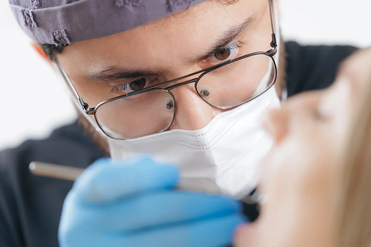 Dantų priežiūra tapo prabanga: kodėl valstybė atskyrė jūsų burną nuo kūno?