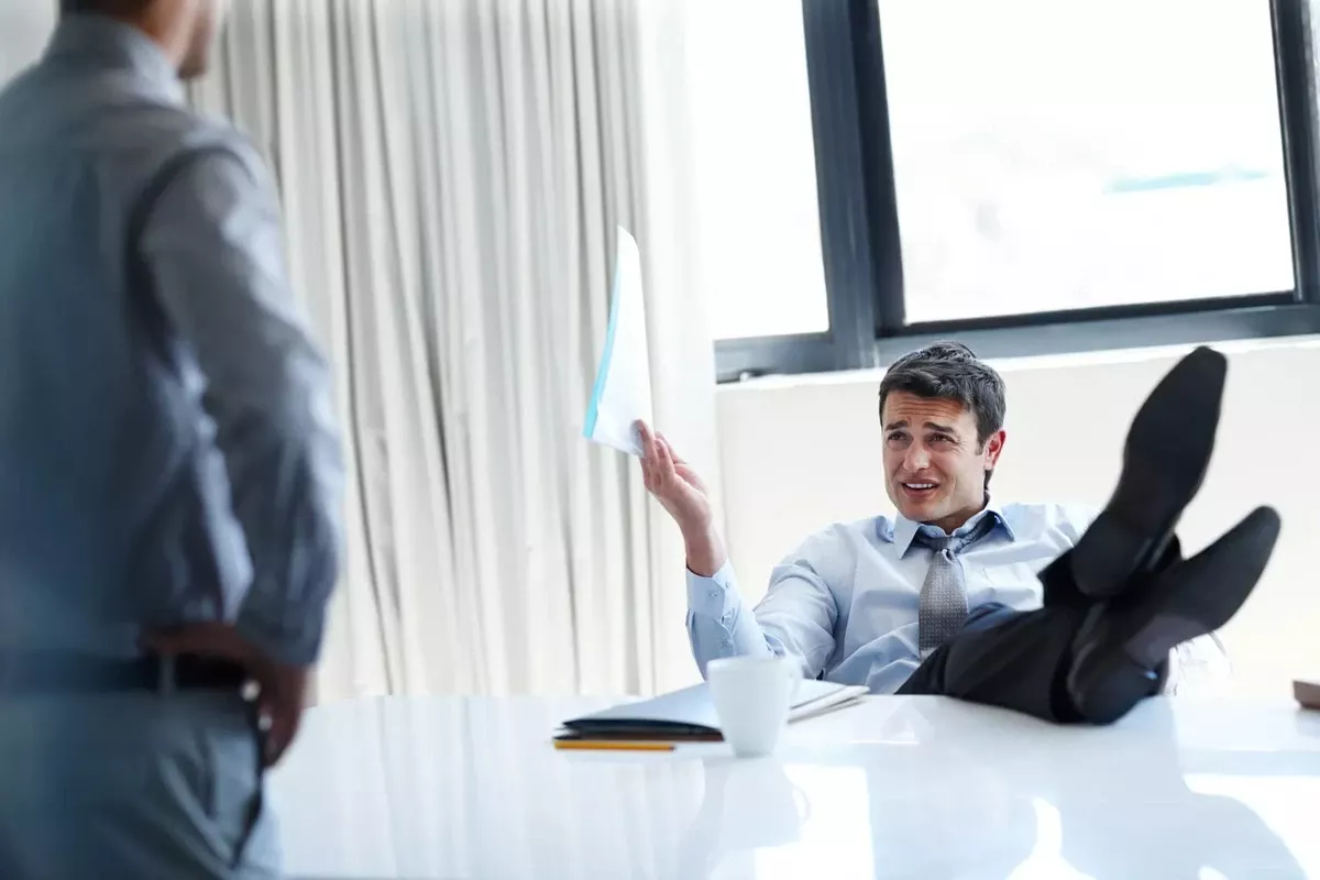 Het Verborgen 'Tekort' aan Arbeid: Hoe Bedrijfs-Overheid-Allianties de Nederlandse Middenklasse Nederhalen