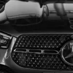 Mercedes roept tienduizenden elektrische auto's terug: dit gevaar schuilt in hun accu