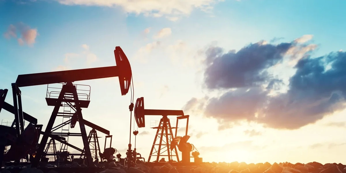 Nafta boven de $100? De stille ramp die uw portemonnee gaat raken